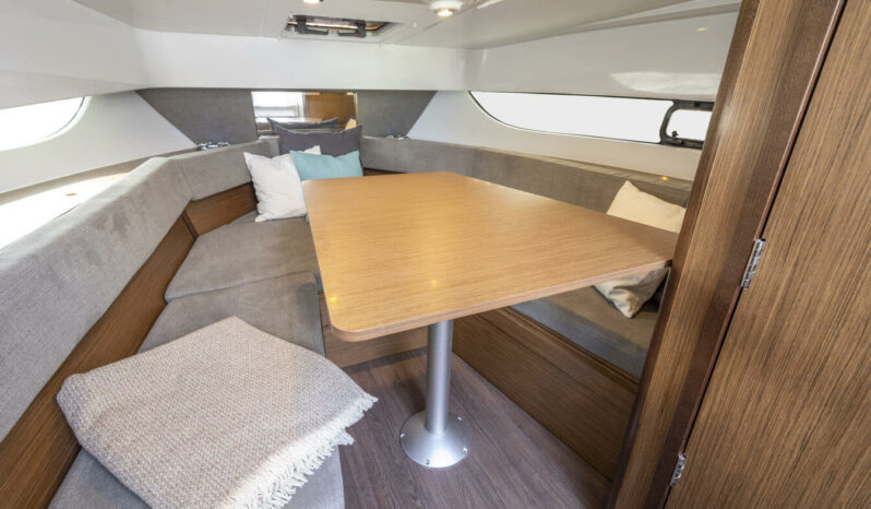 BENETEAU – FLYER 9 SUNDECK complet