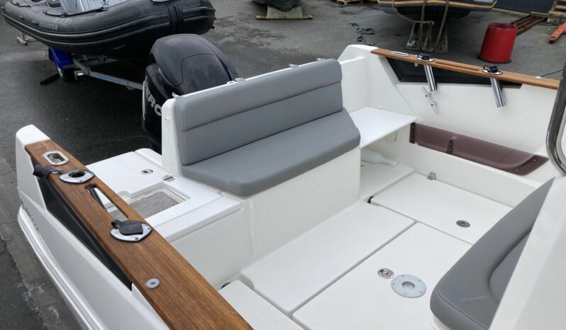 BENETEAU – BARRACUDA 7 complet