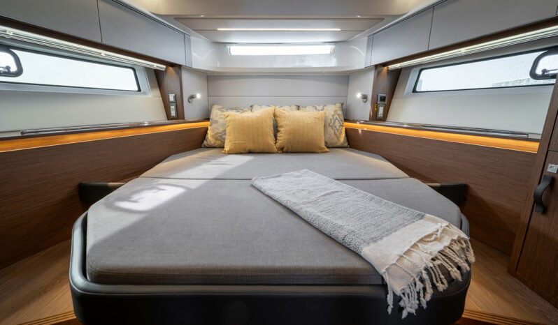 BENETEAU – ANTARES 12 COUPÉ complet