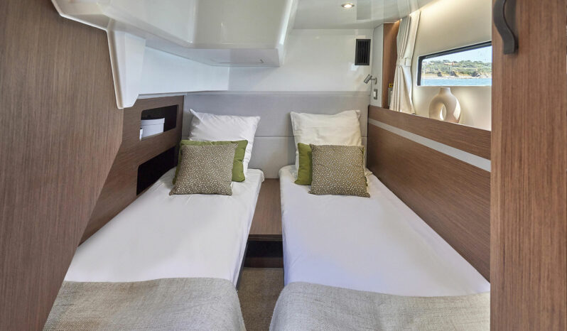 BENETEAU – ANTARES 12 COUPÉ complet