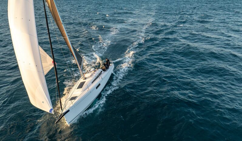 BENETEAU – FIRST 30 complet