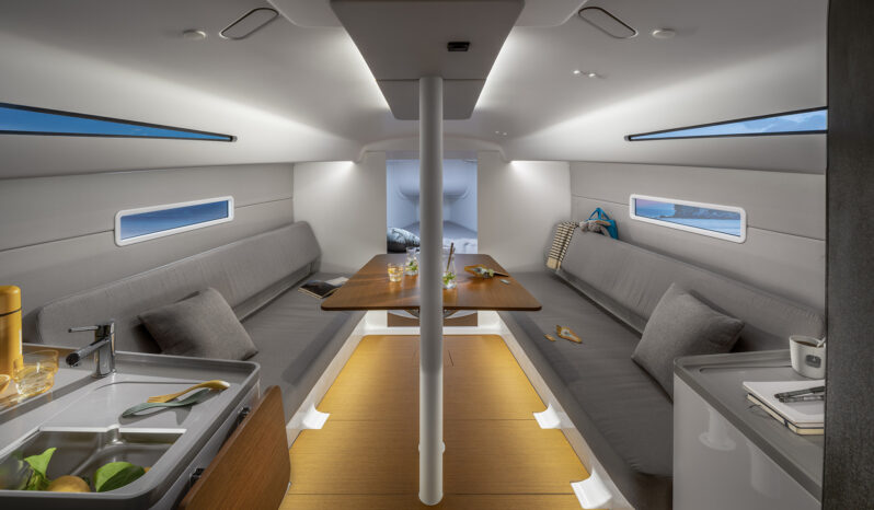 BENETEAU – FIRST 30 complet