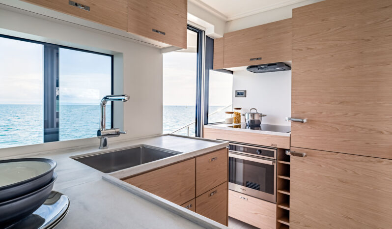 BENETEAU – GRAND TRAWLER 63 complet