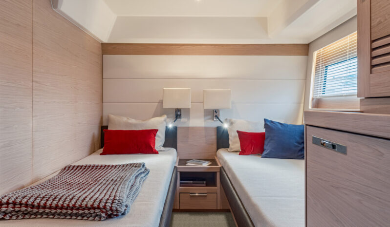 BENETEAU – GRAND TRAWLER 63 complet