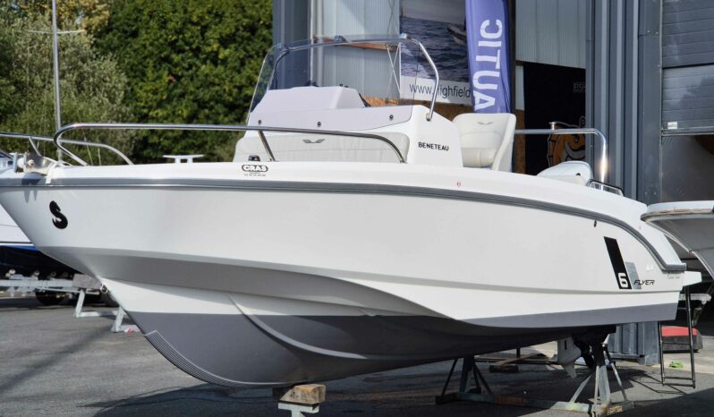BENETEAU – FLYER 6 SPACEDECK complet