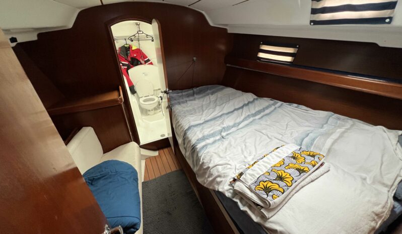 BENETEAU – OCEANIS 411 complet