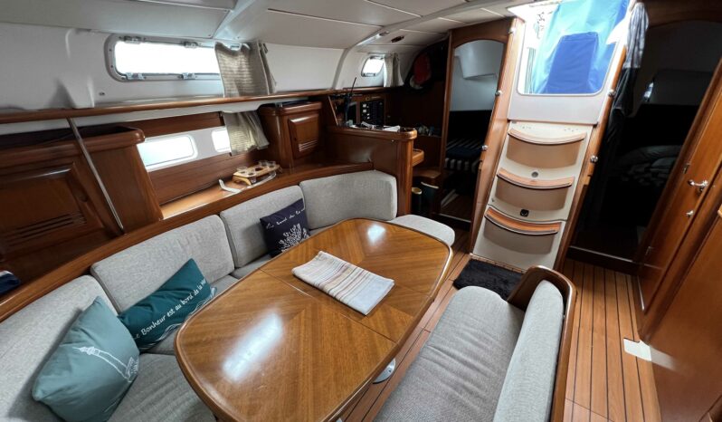 BENETEAU – OCEANIS 411 complet